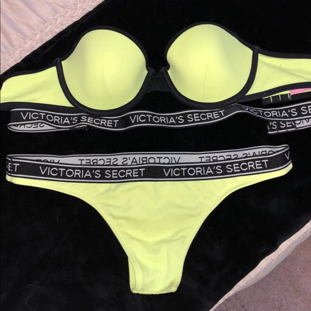Victoria’s Secret itsy matching bikini set